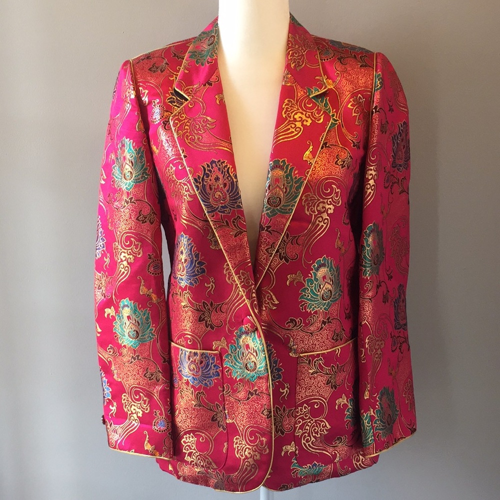 Elegant Pink Floral Blazer
